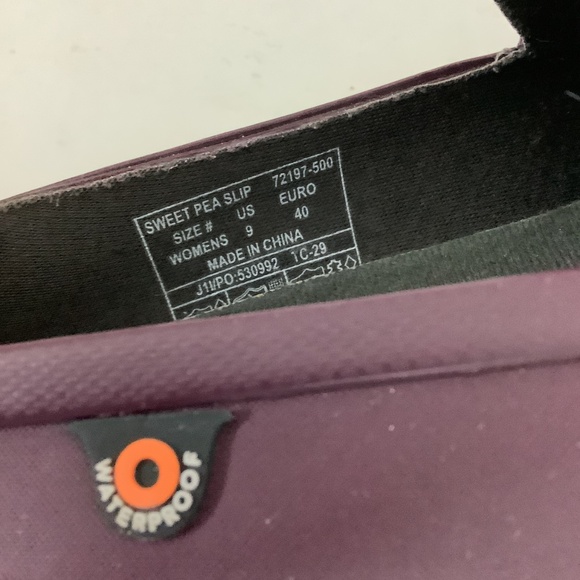 Bogs Woman’s Burgundy Sweet Pea Waterproof Slip on Shoes - Picture 4 of 5